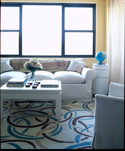 contemporary living room by Leslie Banker Designs