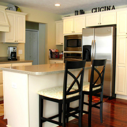 Decorating  Kitchen Cabinets on Above Cabinet Design Ideas  Pictures  Remodel  And Decor
