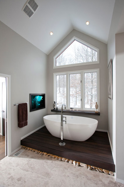 contemporary bathroom by Ryan Duebber Architect, LLC