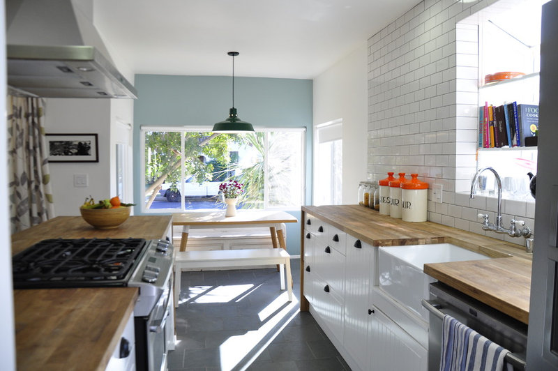 Contemporary Kitchen by Tess Bethune Interiors