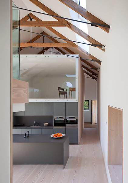 Contemporary Kitchen by JAMIE FALLA ARCHITECTURE