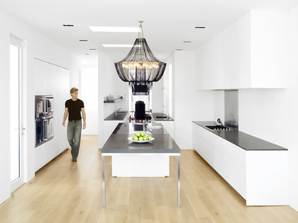 modern kitchen by Nicole Hollis