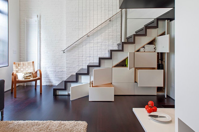 modern staircase by Specht Harpman Architects