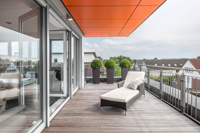 Contemporary Deck by Hilger Architekten