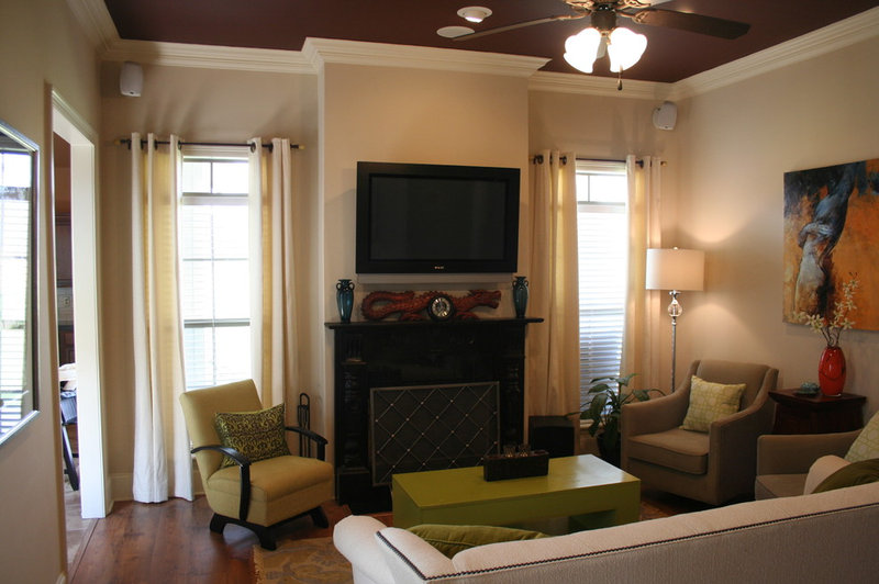traditional living room by Zaunbrecher Design