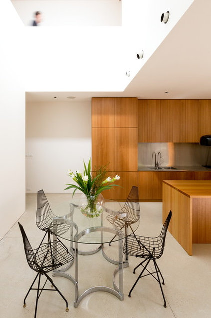 Modern Kitchen by Fearns Studio