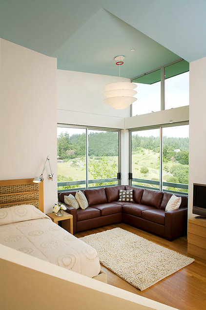 modern bedroom by Kerr Construction, Inc.