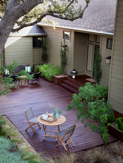 traditional deck by austin outdoor design