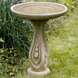 Bird Bath - Designed for years of enjoyment, the stylish Teardrop Bird 