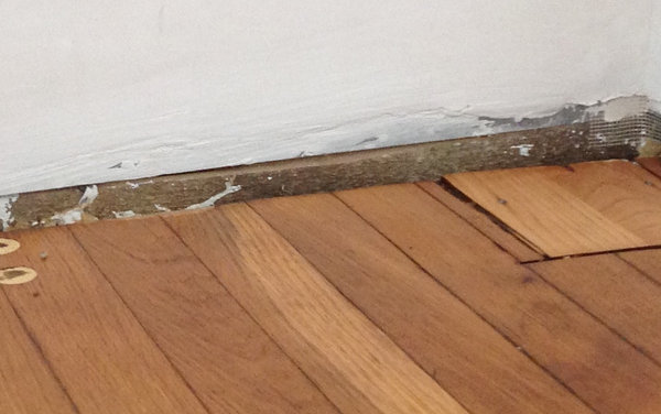 covering gap between floor and wall