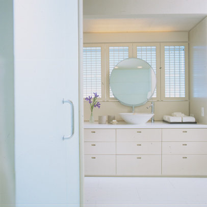 Bathroom Plans on Bathroom Makeup Vanity On Bathroom Window Over Sink Design Ideas