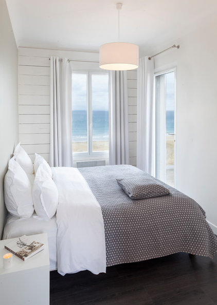 Beach Style Bedroom by Maison des Ormes