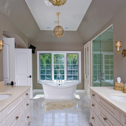 Bathroom Window Treatment on Chicago Home White Window Trim Design Ideas  Pictures  Remodel And