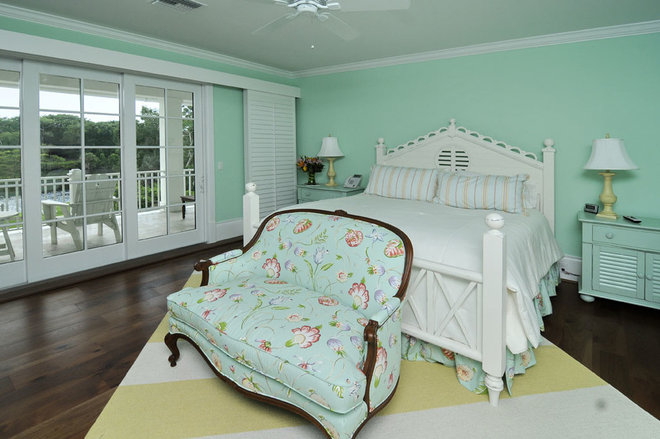 traditional bedroom by Raymond Design Studio