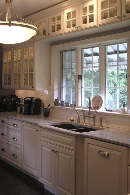 Traditional Kitchen by General Glass Design Center