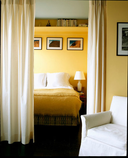 contemporary bedroom by Leslie Banker Designs