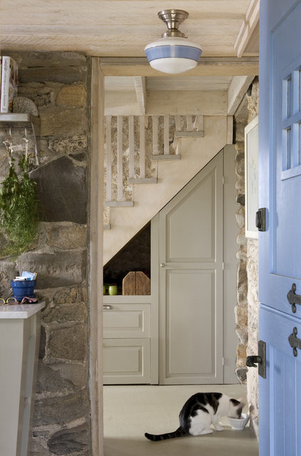 eclectic entry by Knickerbocker Group