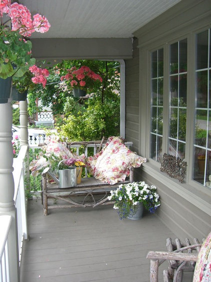 traditional porch by HOPE DESIGNS