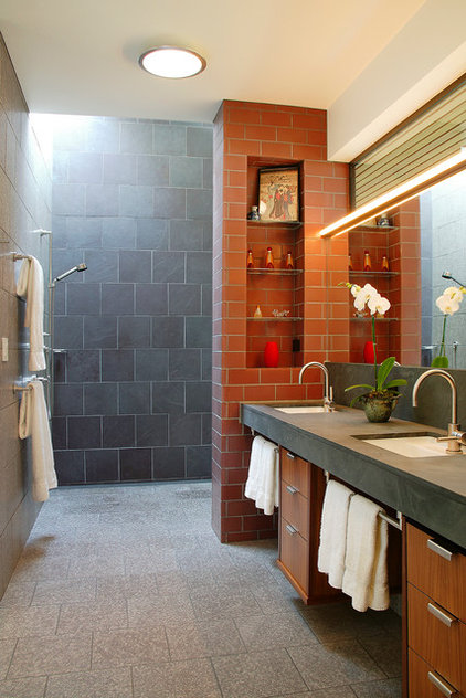 Contemporary Bathroom by BAR Architects