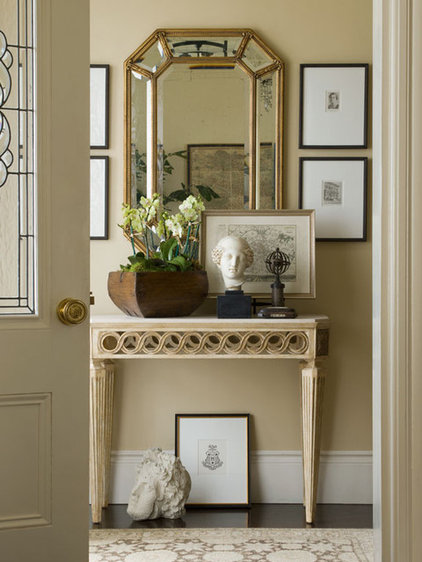 traditional entry by Cecilie Starin Design Inc.