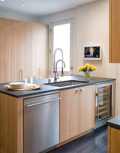 modern kitchen by Michael Merrill Design Studio, Inc