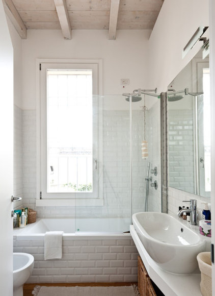 Traditional Bathroom by Elena e Francesco Colorni Architetti