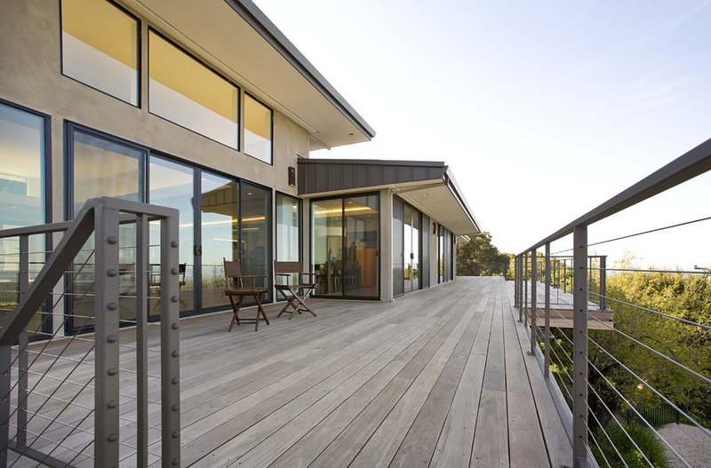 contemporary deck by Mark English Architects, AIA