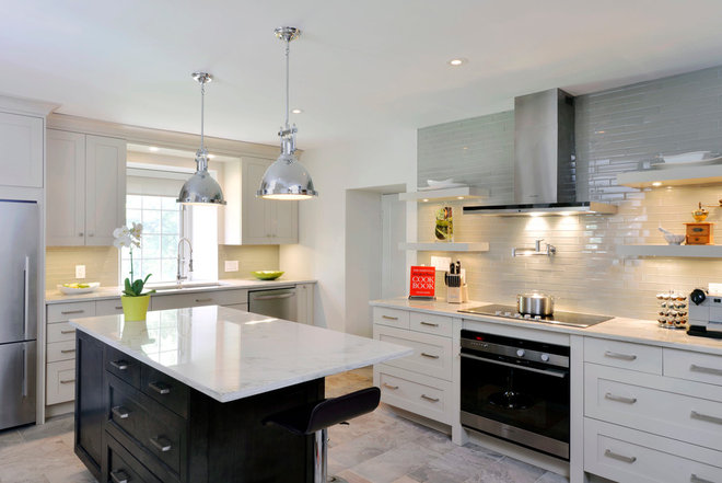 contemporary kitchen by Cedarstone Homes Limited