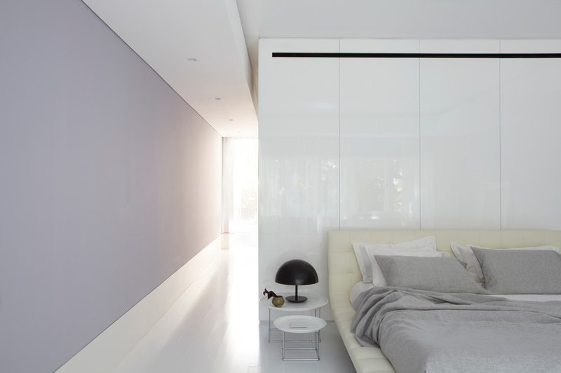 modern bedroom by Smart Design Studio