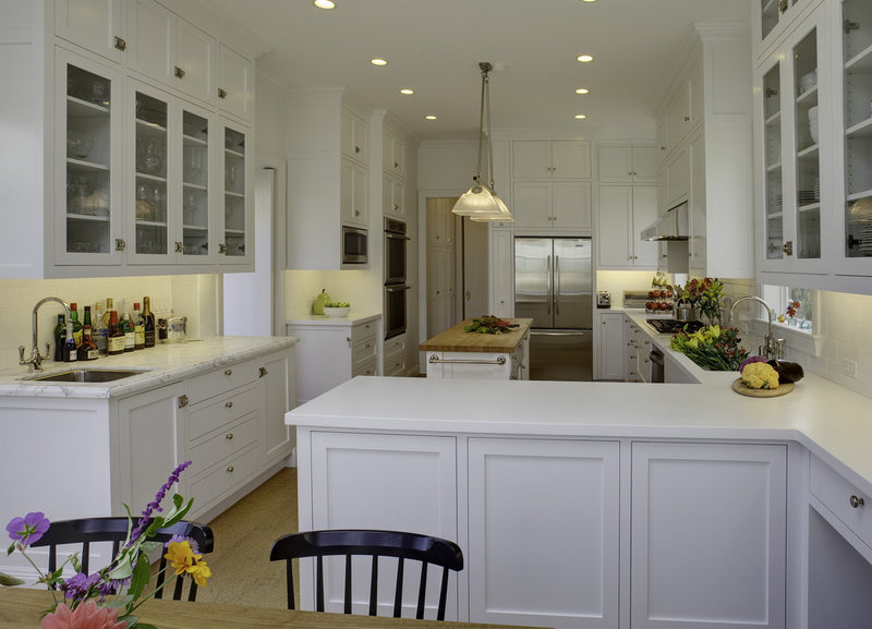 traditional kitchen by Mahoney Architects & Interiors