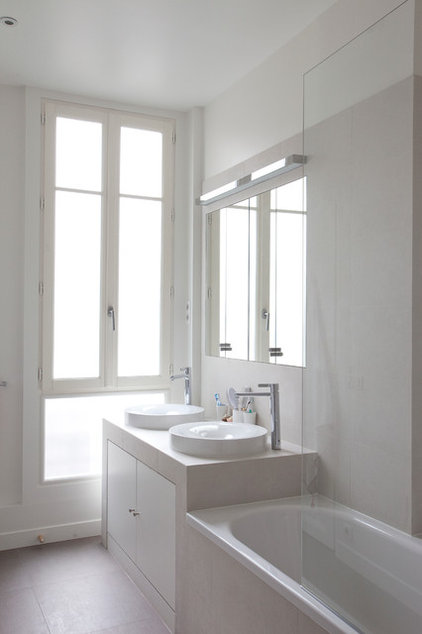 Contemporary Bathroom by Alia Bengana architecte