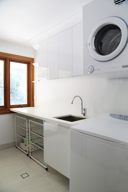 Contemporary Laundry Room by Darra Joinery