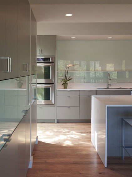 modern kitchen by Webber + Studio, Architects