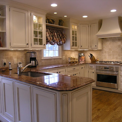 Kitchen Design Indian Style on Features  Custom Wood Hood  Custom Finish And Door Style  Valance With