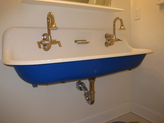 Fresh Idea: Accent Color Brightens Up the Sink
