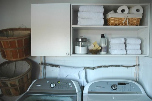 Rie eclectic laundry room