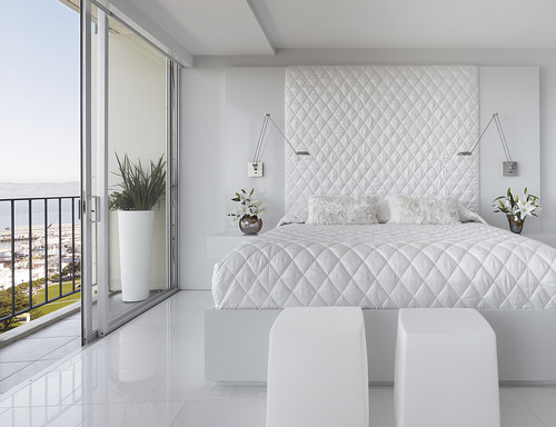 modern bedroom by Mark English Architects, AIA