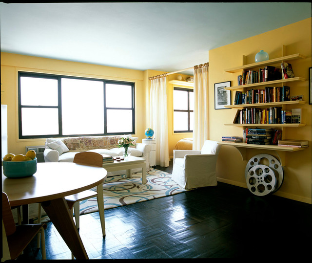 contemporary living room by Leslie Banker Designs