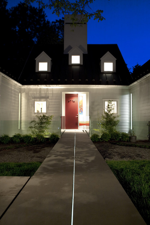 House of Light: Chevy Chase, Maryland Home inspired by Hugh Newell Jacobsen modern exterior