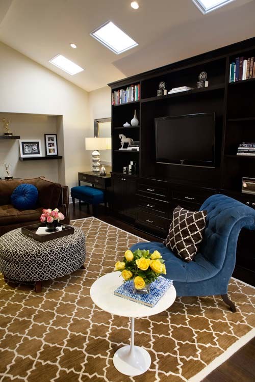 living room by Vanessa De Vargas