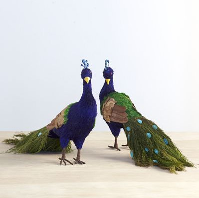 These sisal peacock table ornaments are a wonderful idea for a dining table