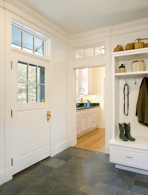 Forest View Residence Mudroom traditional entry