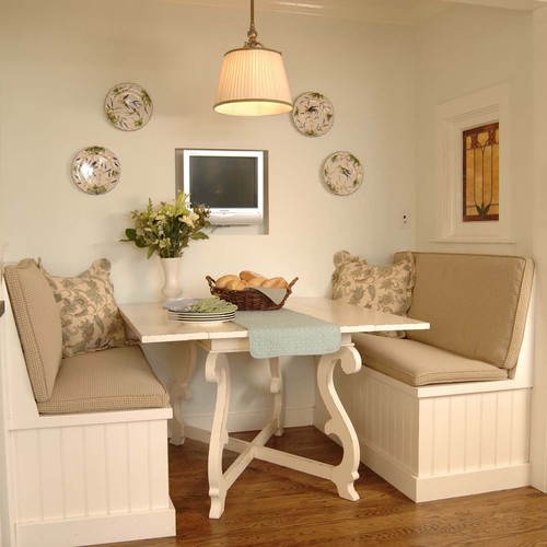 Banquette traditional kitchen