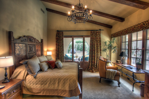 Tuscan Bedroom Design - How to Design A Bedroom in Tuscan Style ...