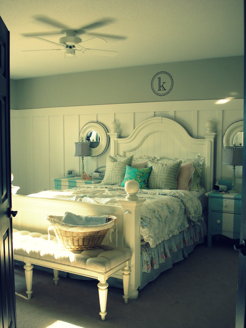 beach house traditional bedroom