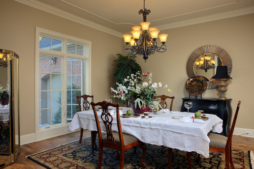 Mt. Isle Estates traditional dining room