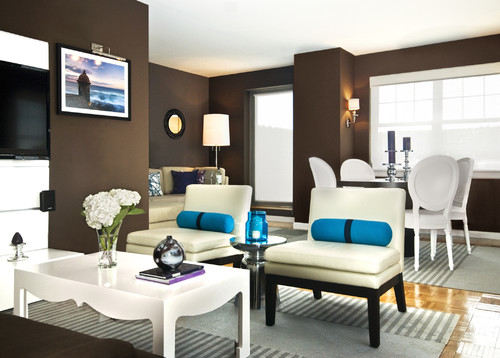Queens contemporary living room