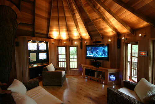 Blue Forest Tree House  living room