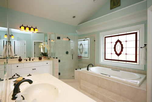 traditional bathroom by Jamie McNeilis, Accredited Staging Professional