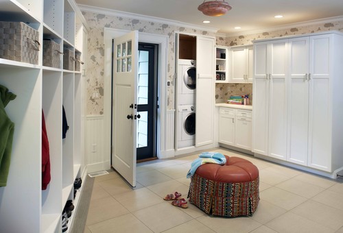 Center Street Mudroom traditional entry